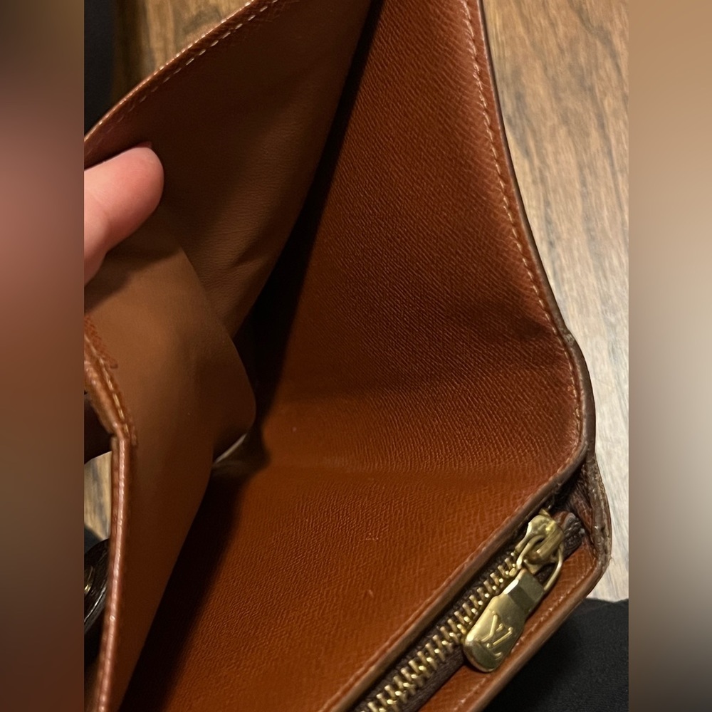 EUC • Louis Vuitton • Porte Papier Zippe Bifold Wallet - Picture 5 of 11